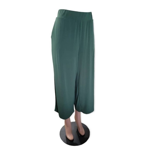 TORRID Crop Pull-on Wide Leg Studio Knit Mid-Rise Pant Green Size 2x - Picture 15 of 16